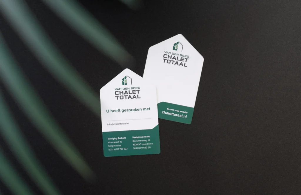 Creatieve visitekaartjes met stans Chalet Totaal Gilze ontworpen en gemaakt door reclamebureau Neonzwart Baarle Hertog